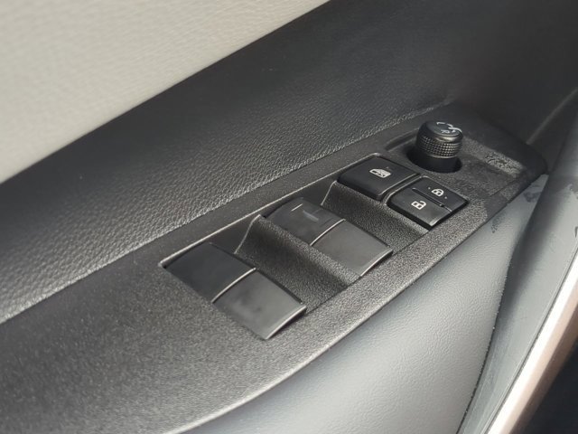 Used 2025 Toyota Corolla SE image 21