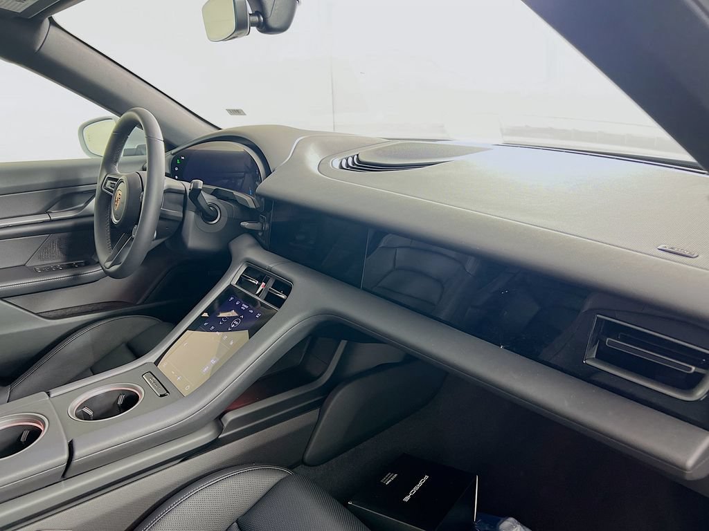 New 2026 Porsche Taycan AWD/4WD image 31