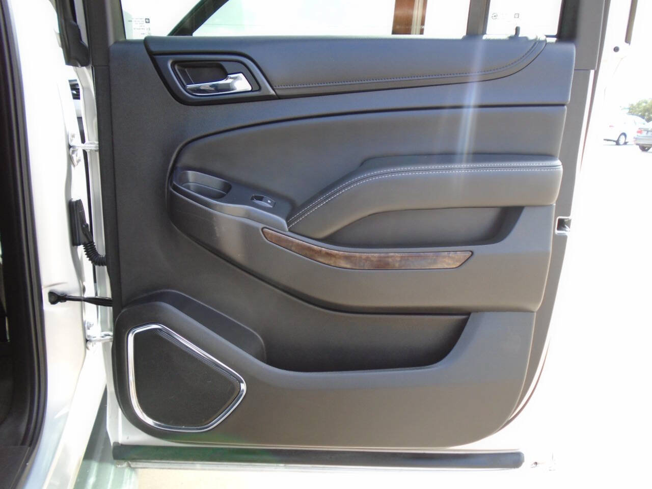 Used 2015 Chevrolet Suburban LT w/ Texas Edition RWD image 32