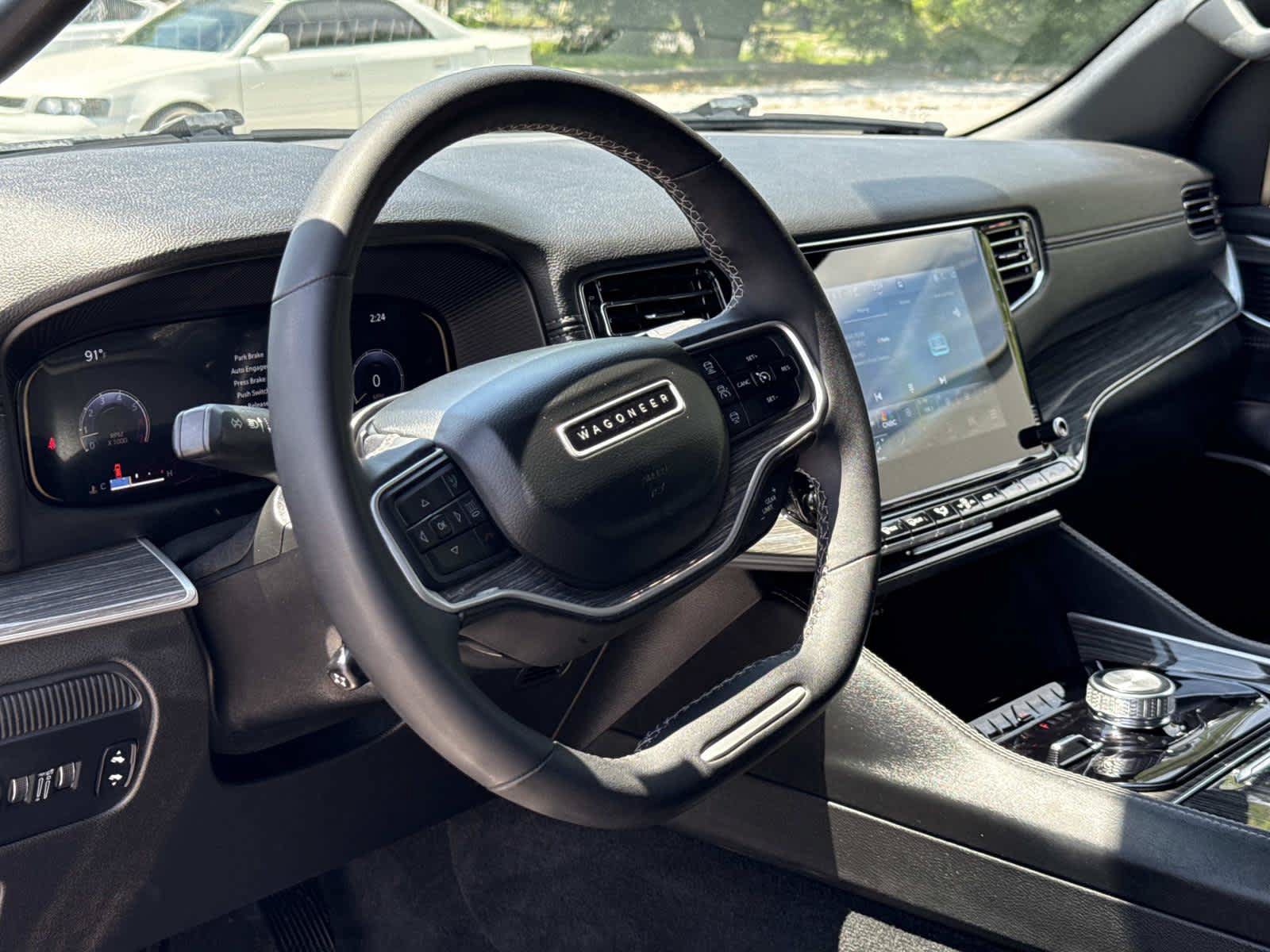 Used 2022 Jeep Wagoneer Series II AWD/4WD image 2