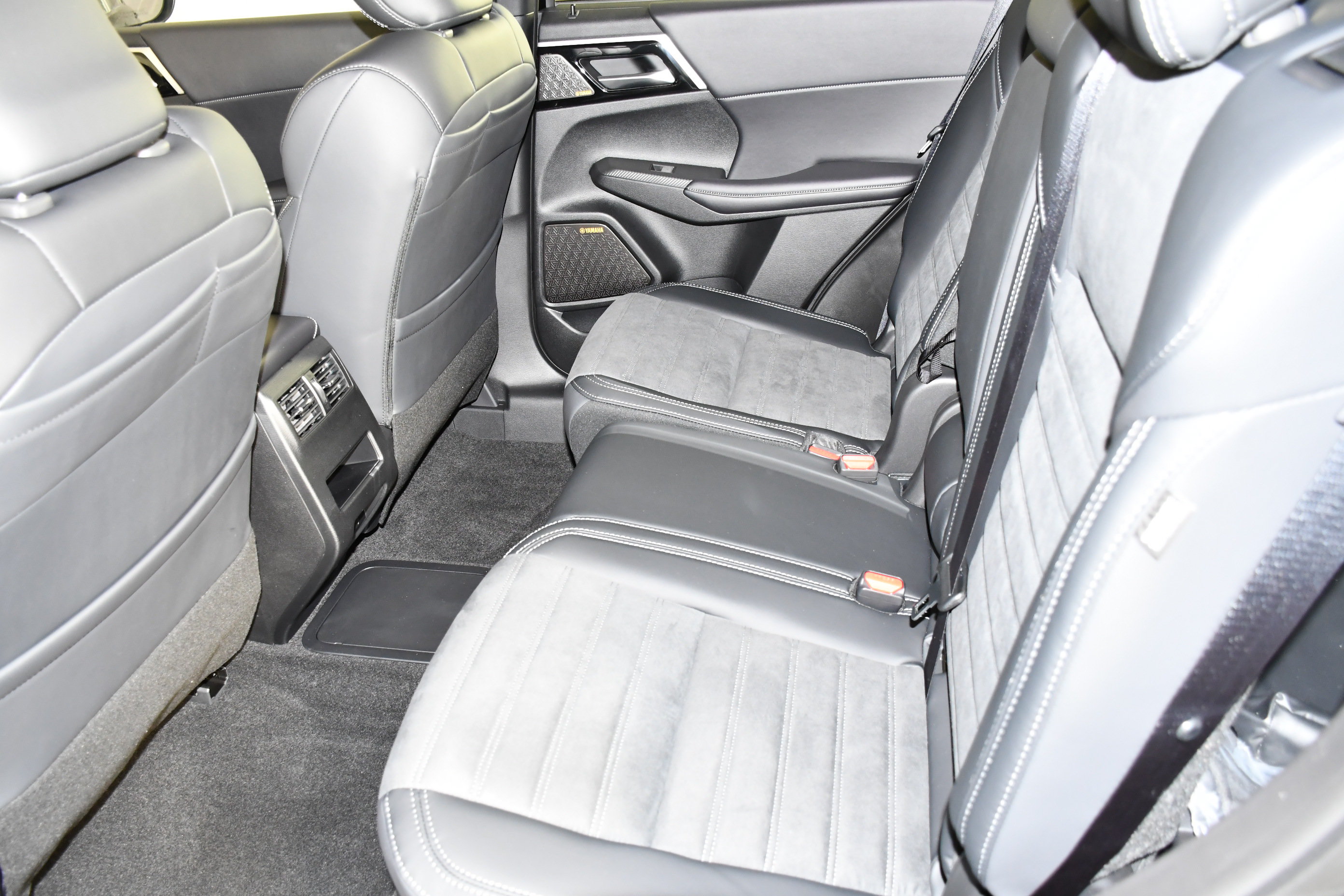 New 2026 Mitsubishi Outlander SE AWD/4WD image 15