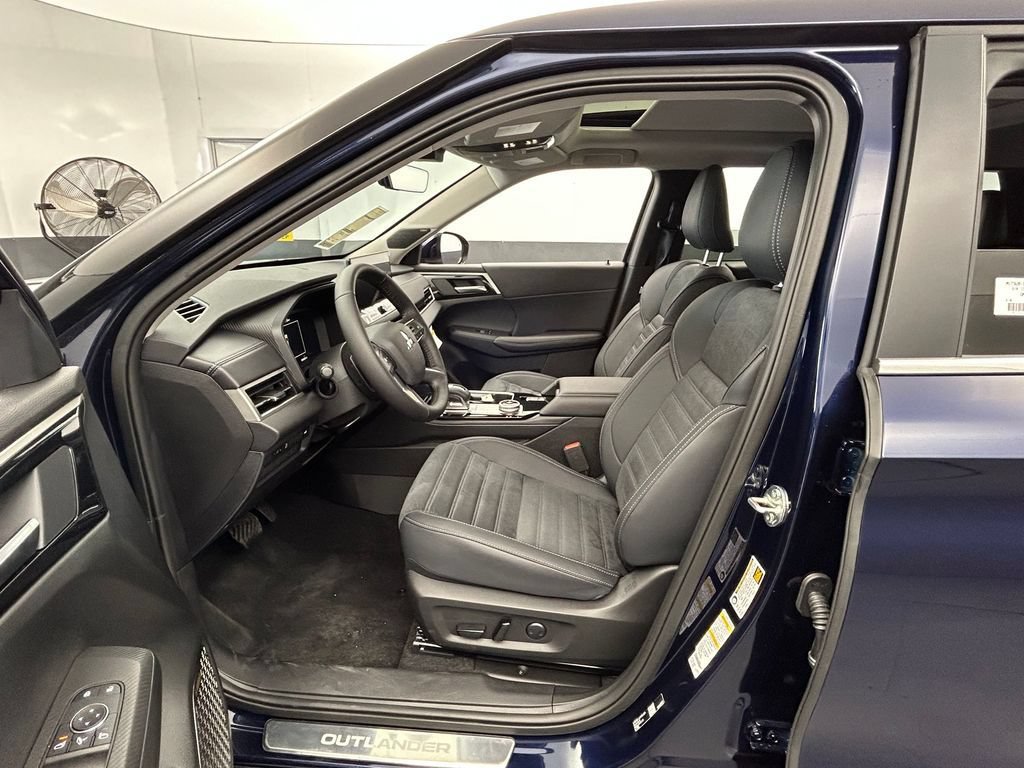New 2026 Mitsubishi Outlander SE FWD image 14