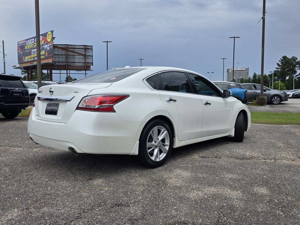 Used 2015 Nissan Altima 2.5 SL w/ Moonroof Package FWD image 6