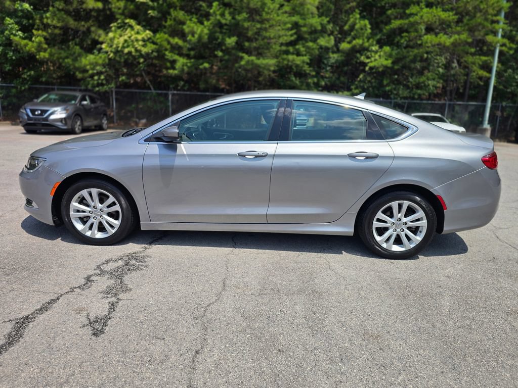 Used 2017 Chrysler 200 Limited Platinum FWD image 4