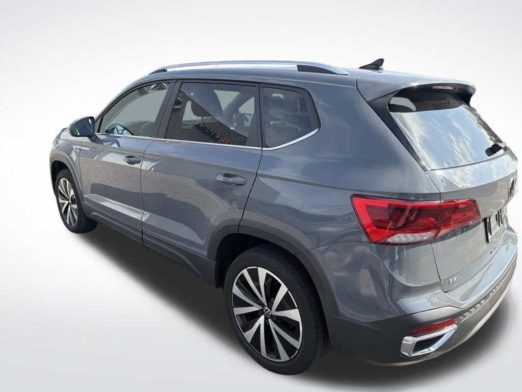 Used 2023 Volkswagen Taos SE FWD image 5