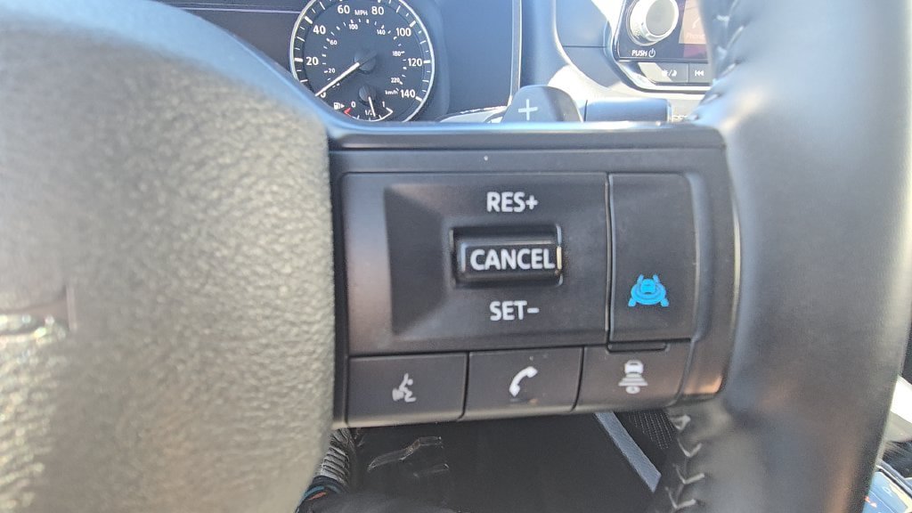 Used 2025 Nissan Rogue SV AWD/4WD image 15