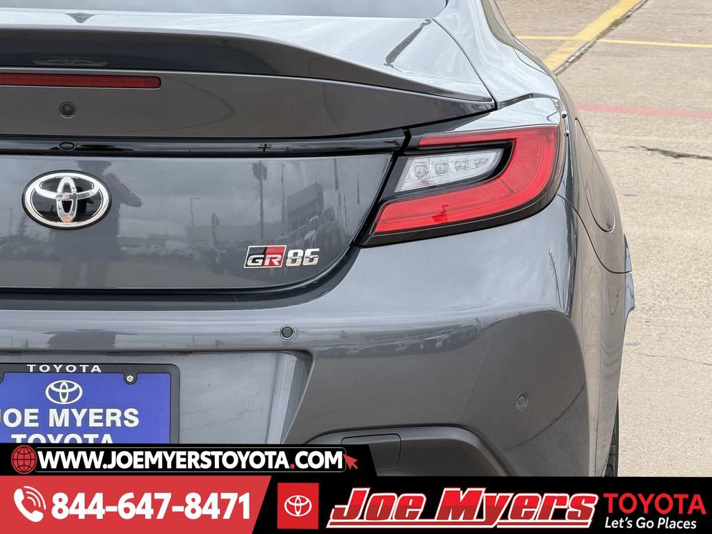 Used 2022 Toyota GR86 Premium image 9