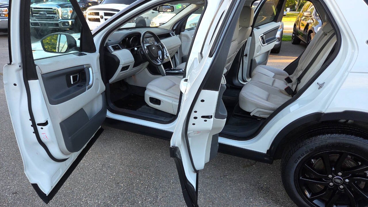 Used 2017 Land Rover Discovery Sport SE AWD/4WD image 27
