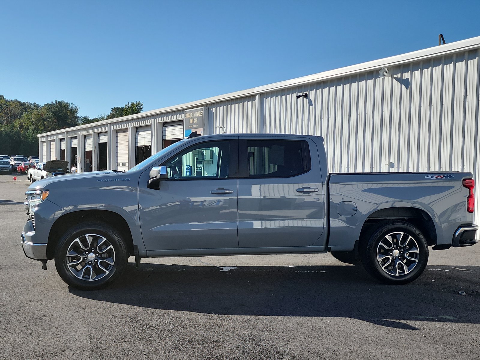 Used 2024 Chevrolet Silverado 1500 LT AWD/4WD image 2