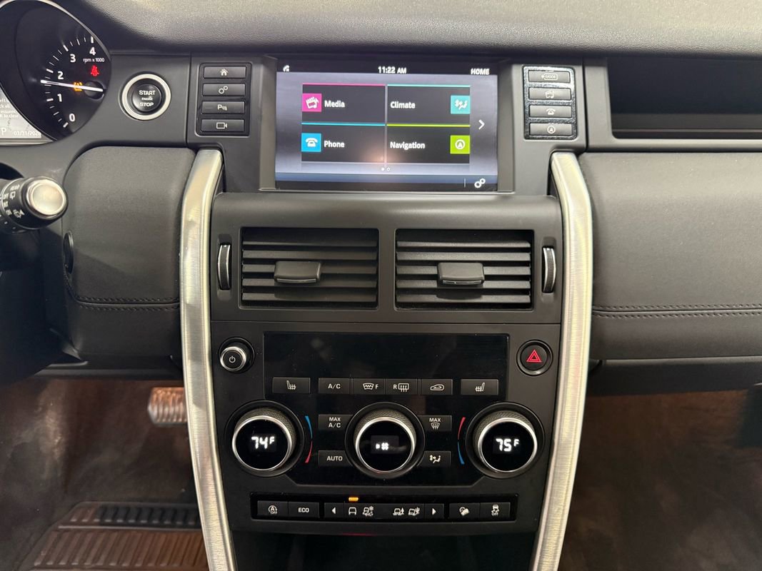 Used 2018 Land Rover Discovery Sport SE image 27