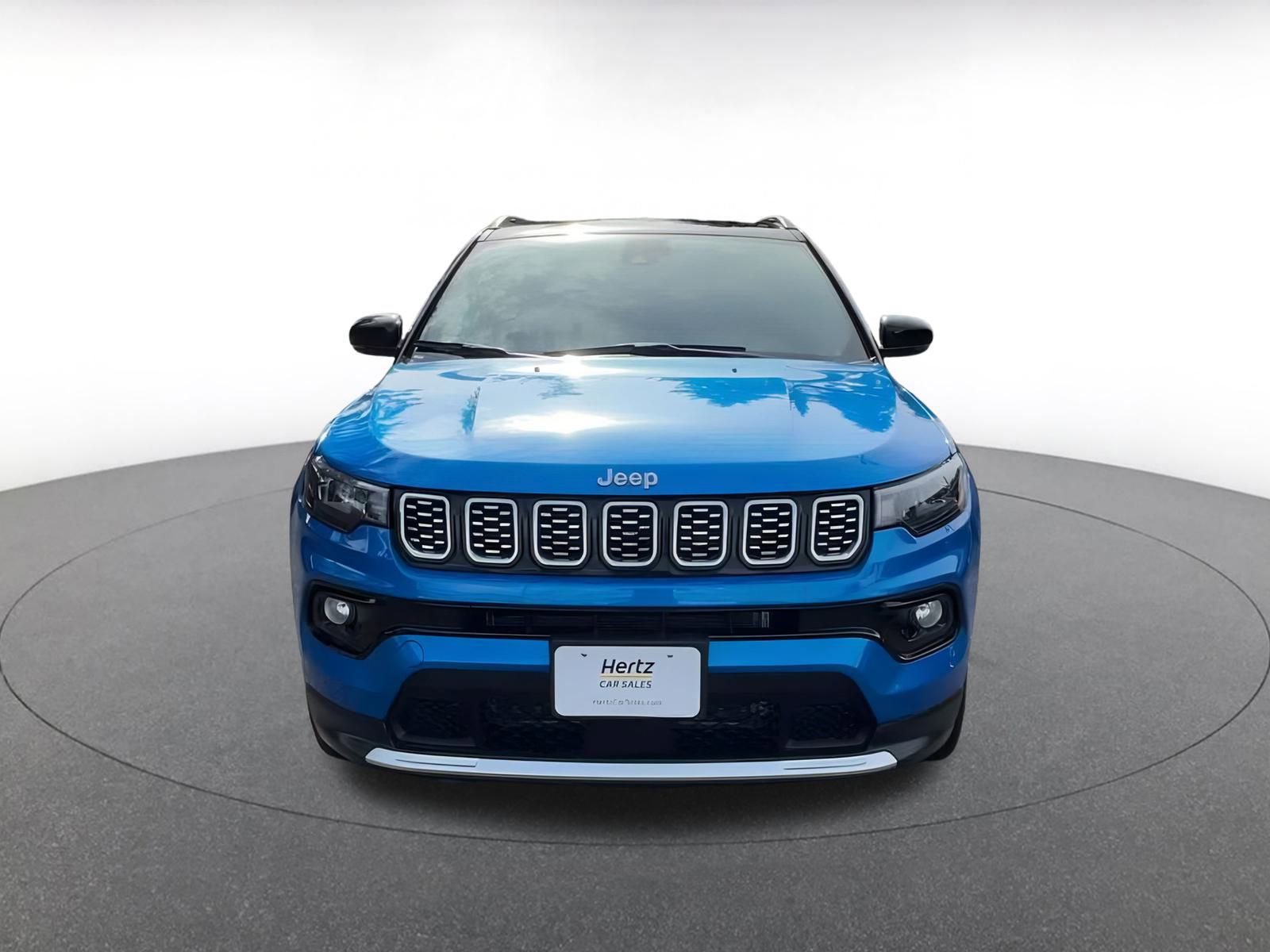 Used 2025 Jeep Compass Limited image 4