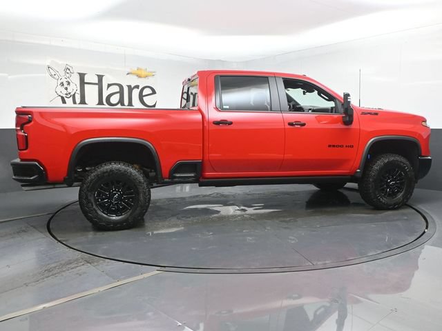 New 2026 Chevrolet Silverado 2500 ZR2 w/ LPO, Dark Essentials Package AWD/4WD image 15