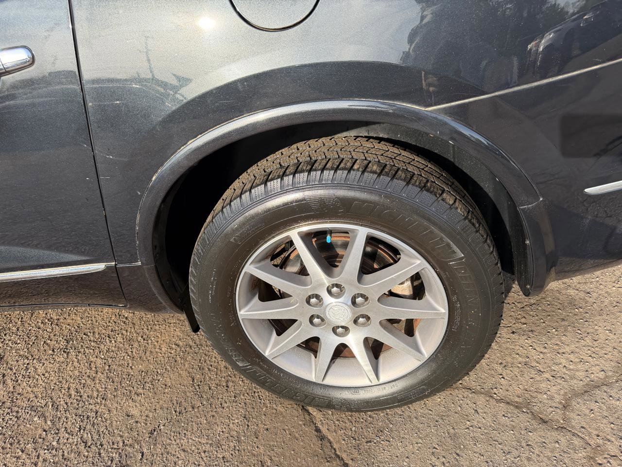 Used 2013 Buick Enclave Leather image 25