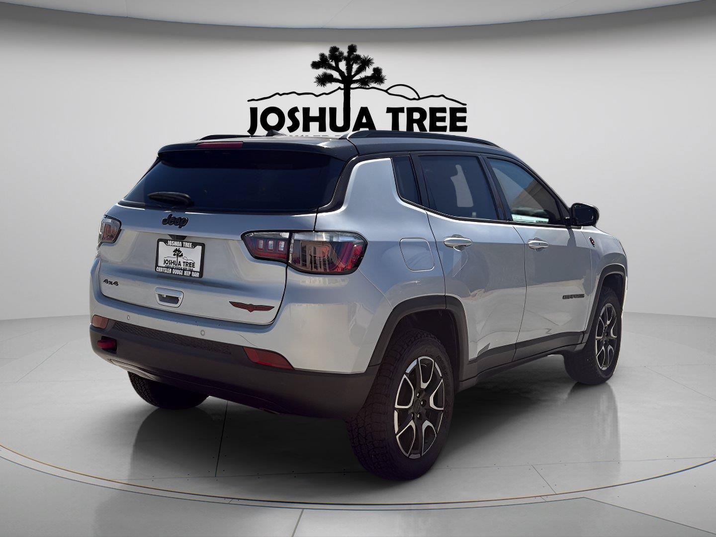 Used 2024 Jeep Compass Trailhawk AWD/4WD image 9