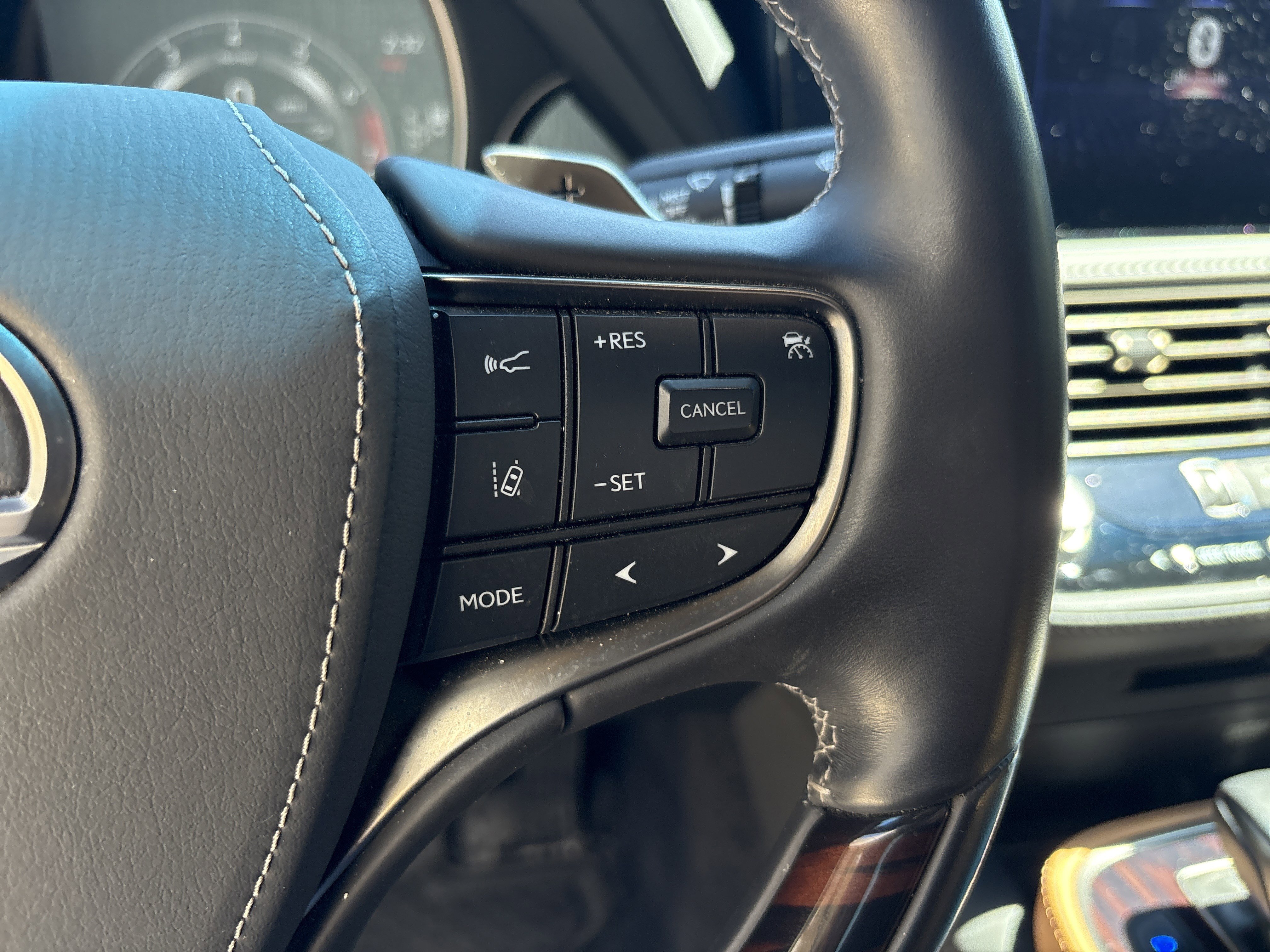 Used 2021 Lexus LS 500 AWD w/ Interior Upgrade Package image 20