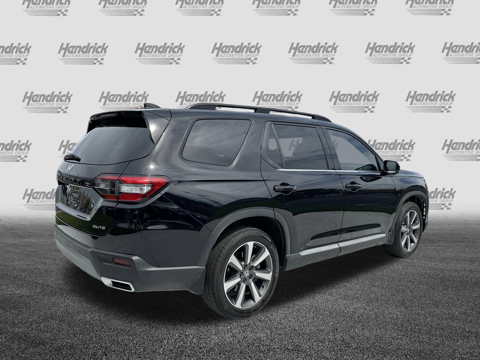 Used 2025 Honda Pilot Elite image 10
