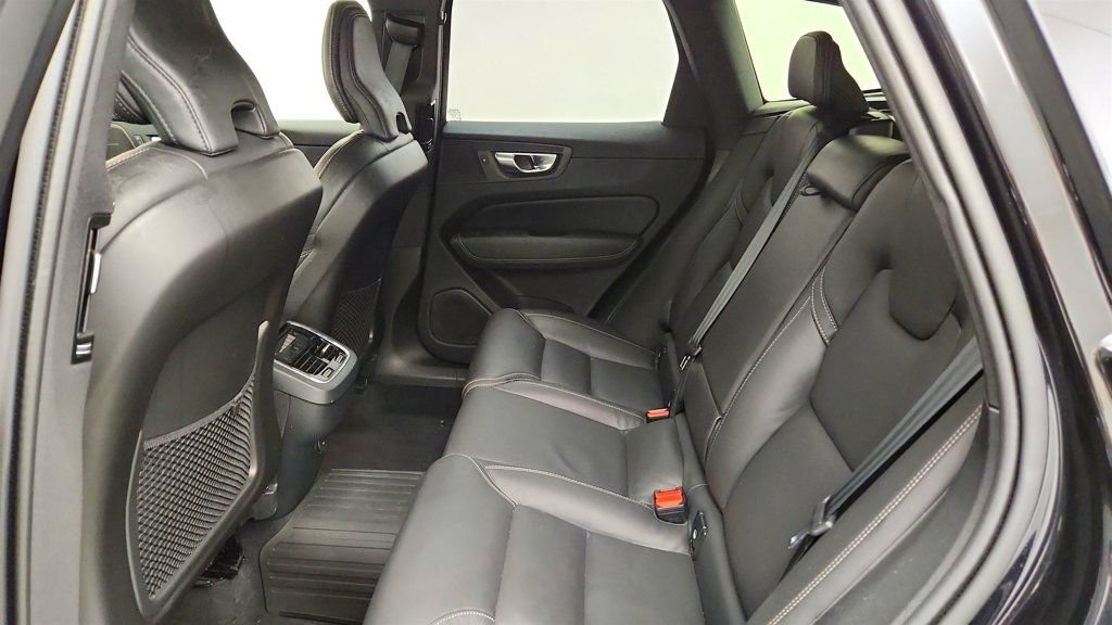 Used 2025 Volvo XC60 B5 Ultra w/ Protection Package Premier AWD/4WD image 36