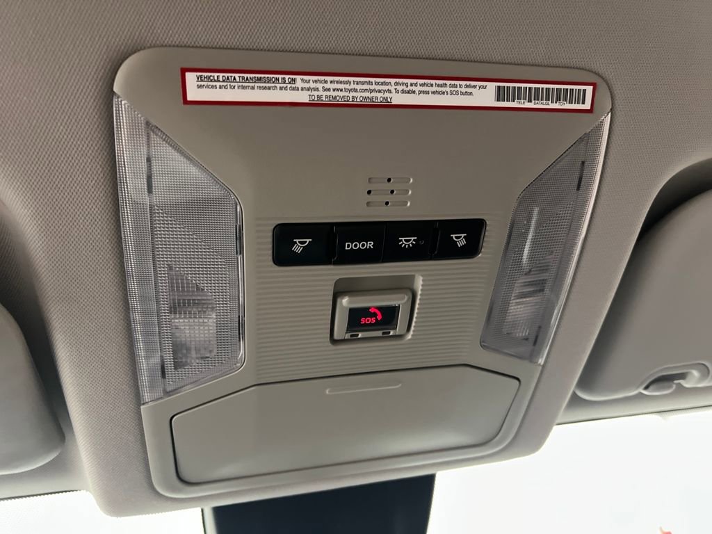 Used 2021 Toyota RAV4 LE image 23