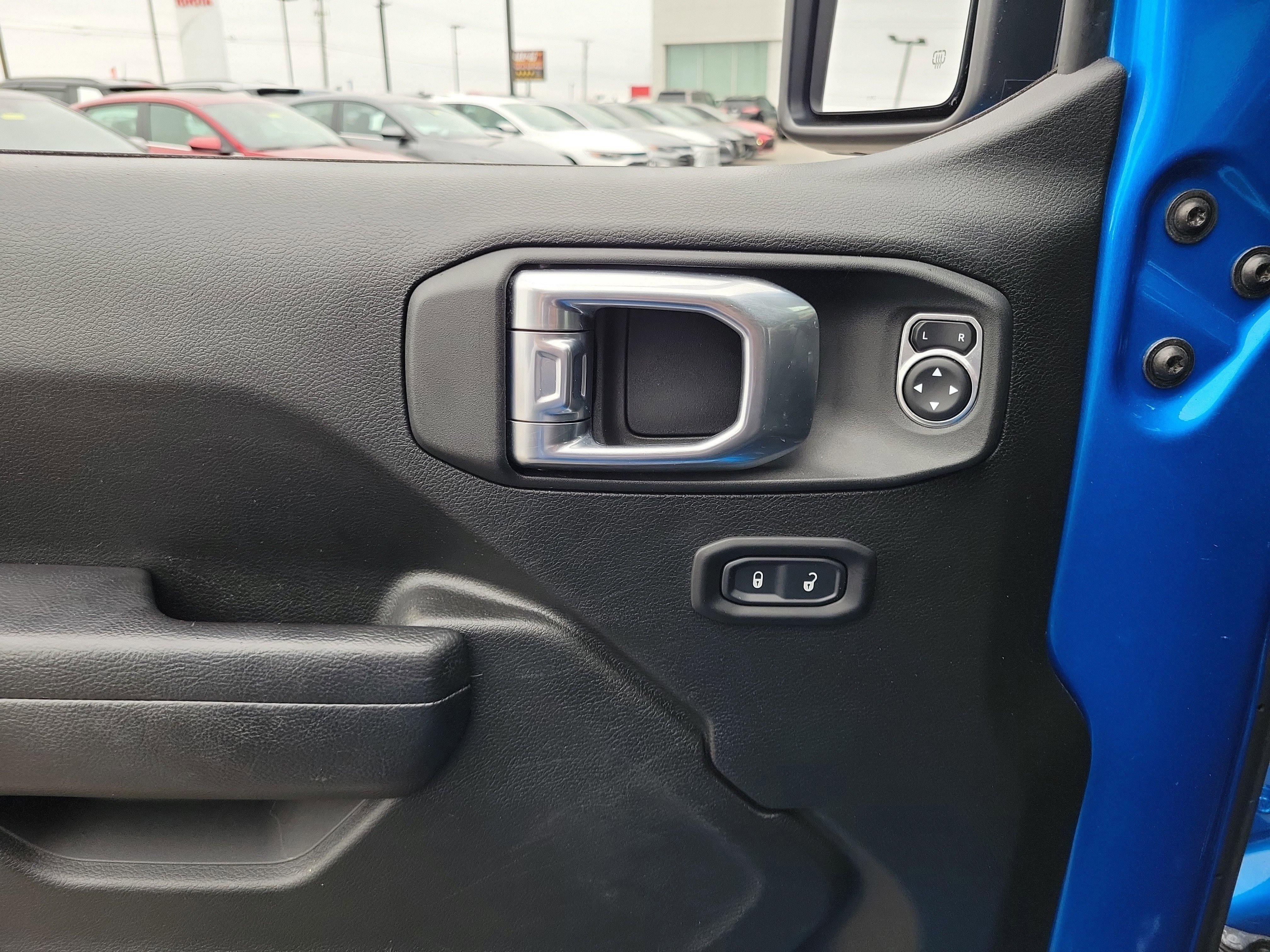 Used 2022 Jeep Gladiator Sport AWD/4WD image 17