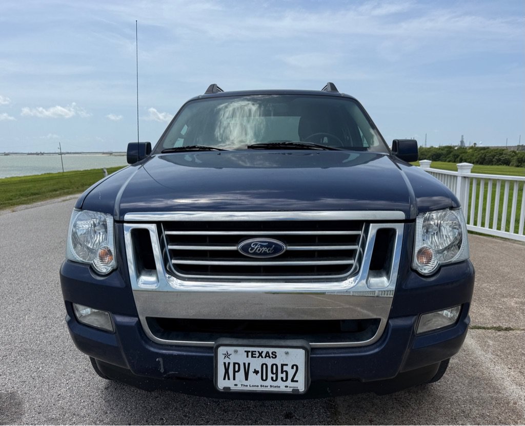 Used 2008 Ford Explorer Sport Trac Limited RWD image 2