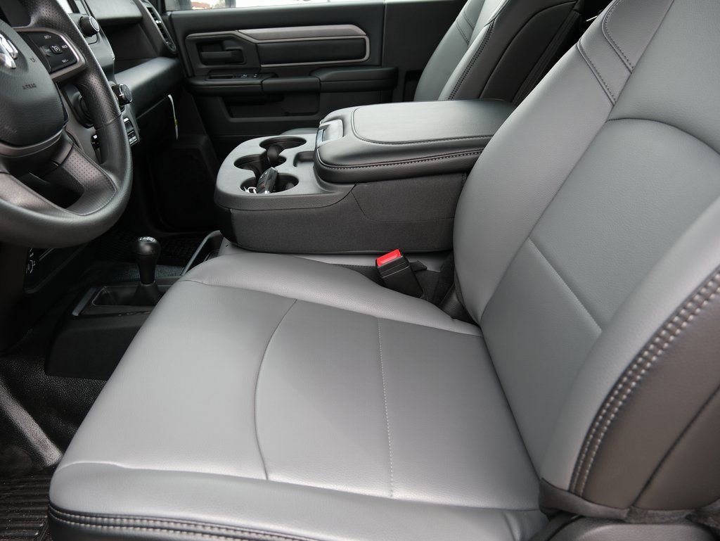 New 2024 RAM 3500 Tradesman AWD/4WD image 21
