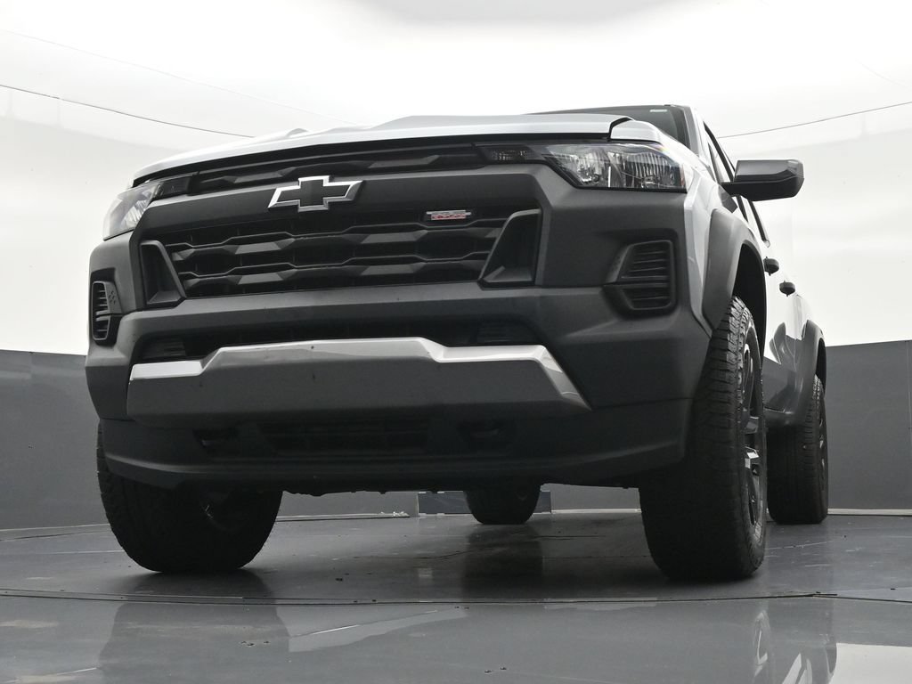 Used 2025 Chevrolet Colorado Trail Boss AWD/4WD image 31