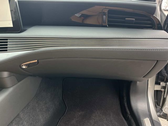 Certified 2023 Lexus LS 500 w/ Accessory Package (Z2) RWD image 26