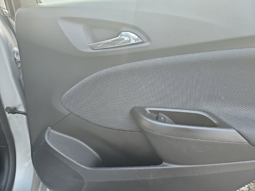 Used 2018 Chevrolet Cruze LT w/ Convenience Package image 23