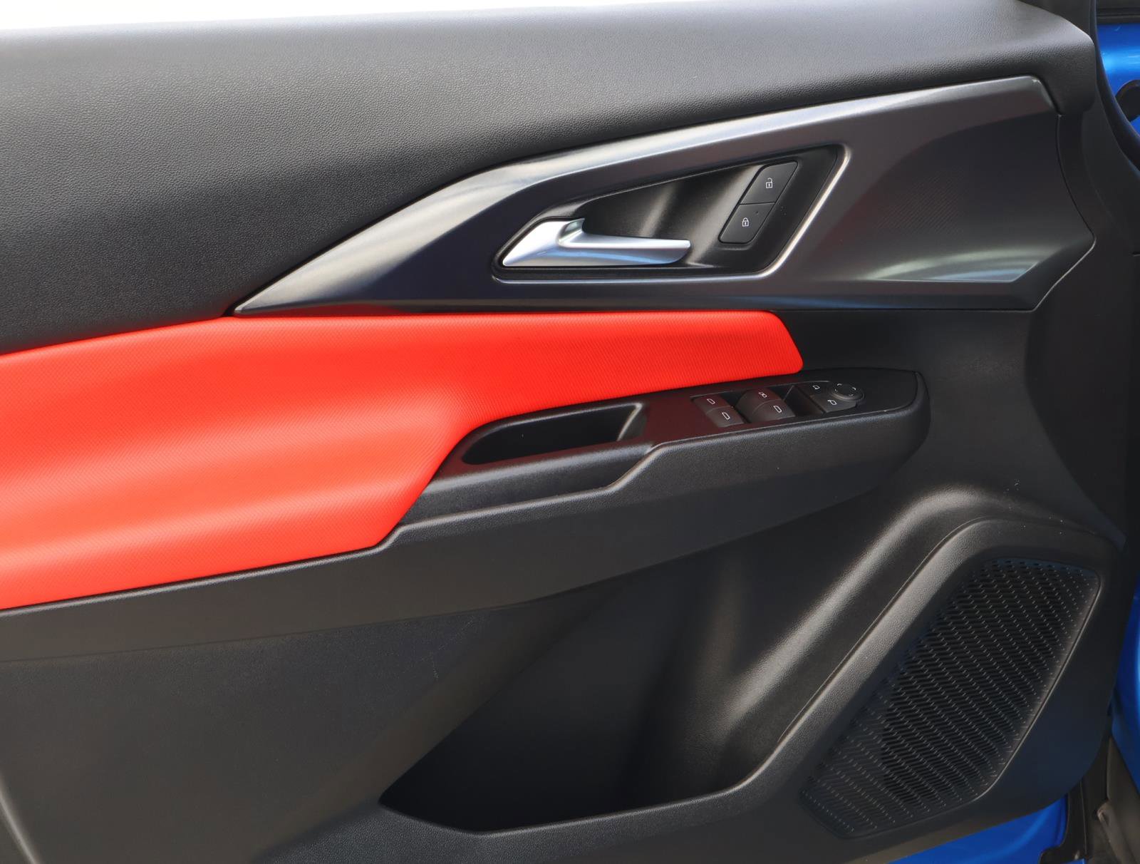 Used 2025 Chevrolet Equinox EV RS image 18