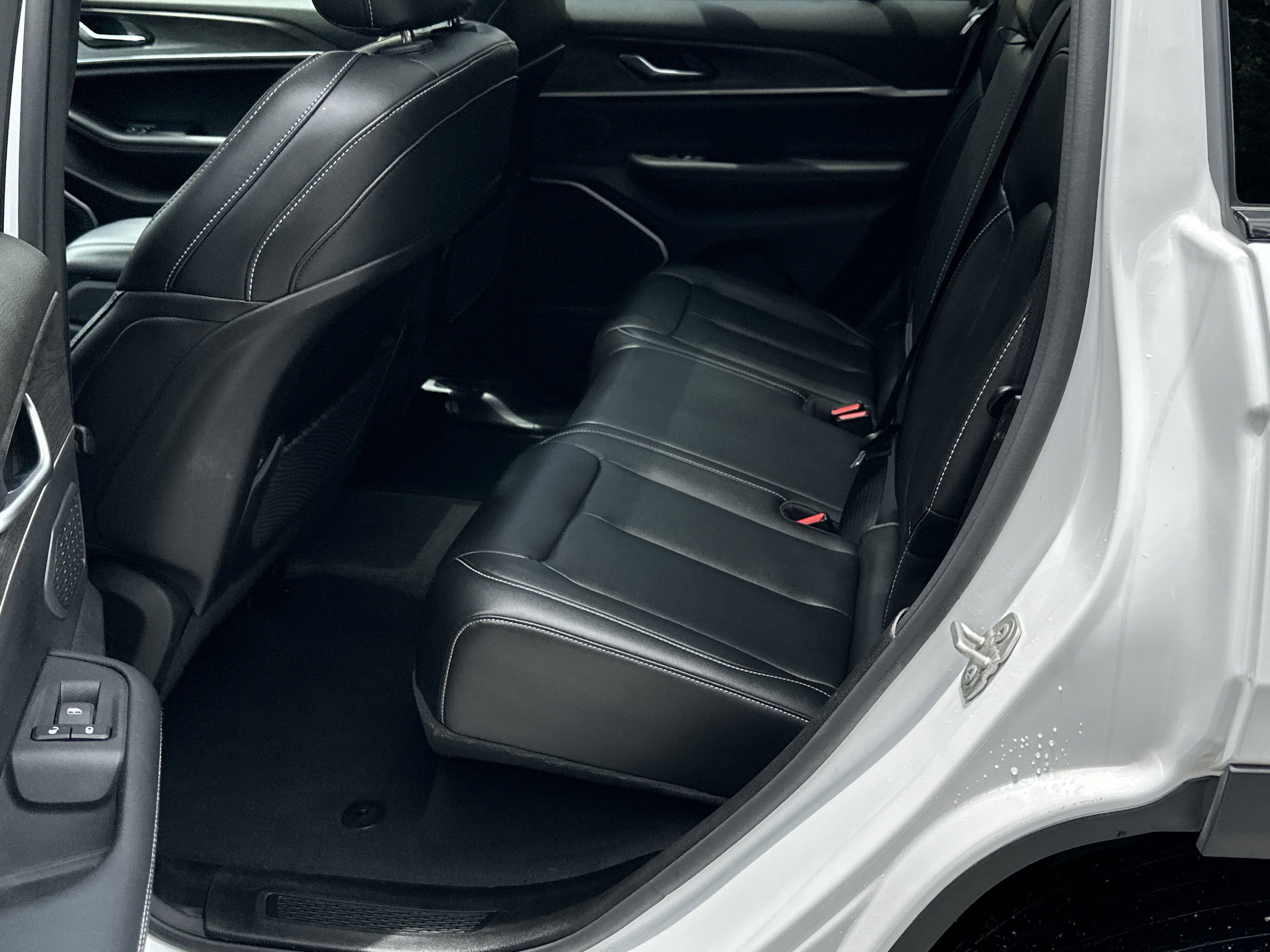 Used 2024 Jeep Grand Cherokee Limited 4xe image 21