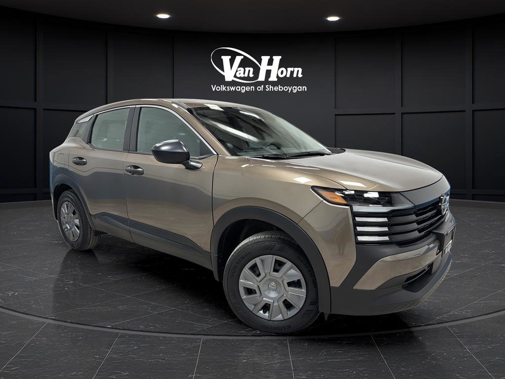 Used 2025 Nissan Kicks S image 1