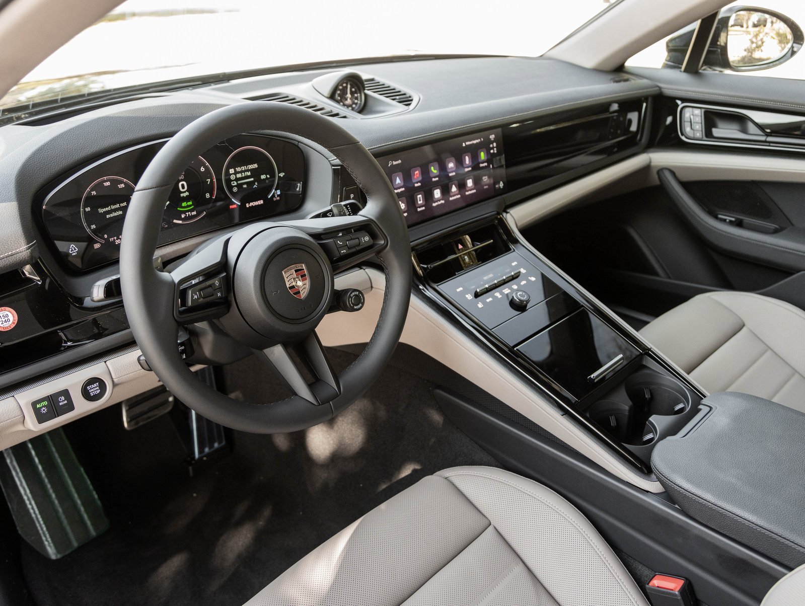 New 2026 Porsche Panamera 4 image 4