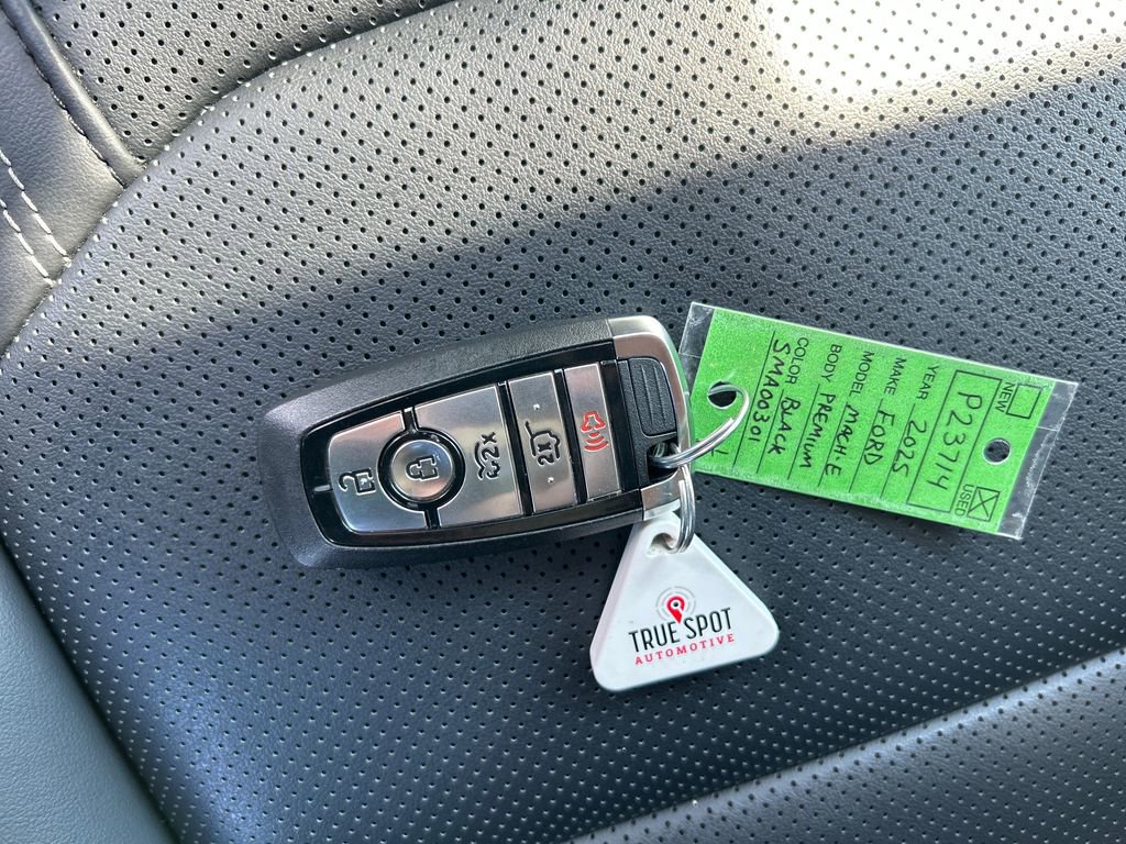 Used 2025 Ford Mustang Mach-E Premium image 30