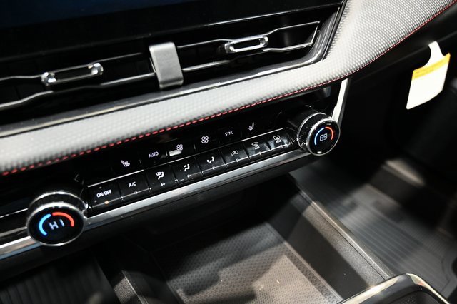 New 2026 Chevrolet Equinox RS w/ LPO, Floor Liner Package image 17