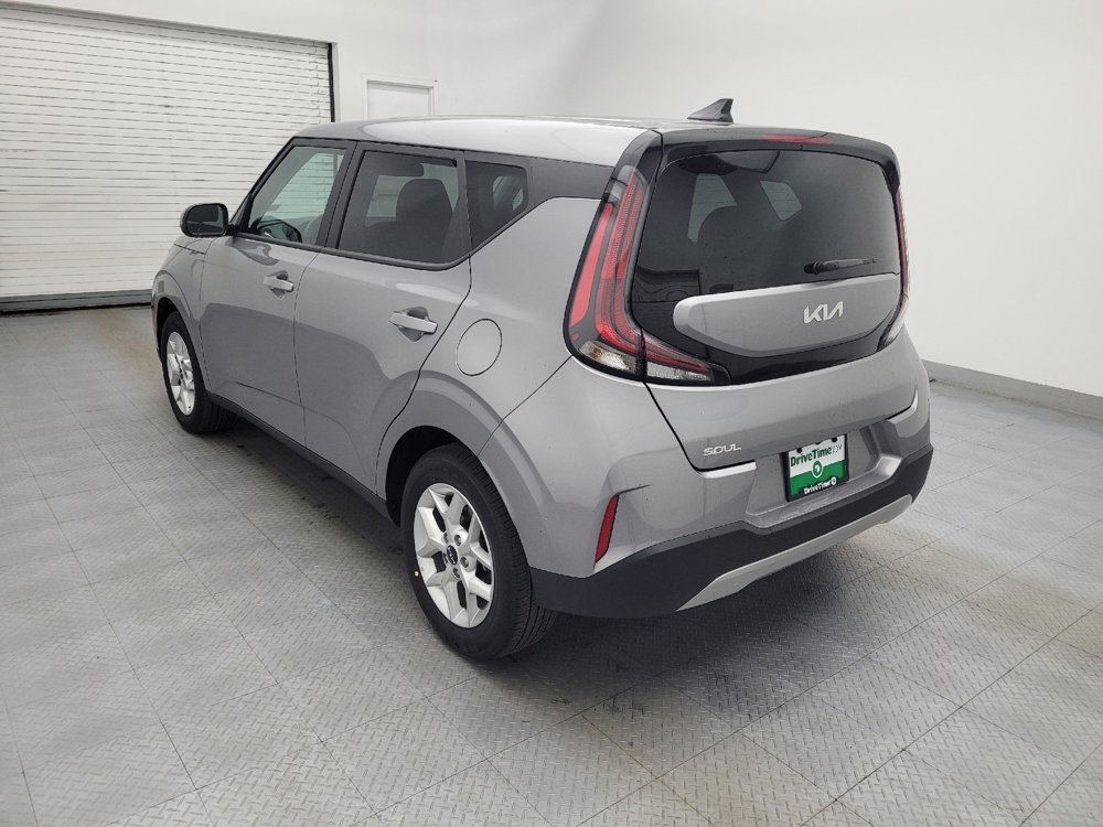Used 2025 Kia Soul LX image 5