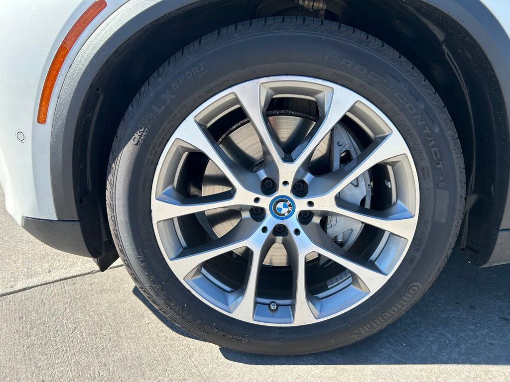 Used 2025 BMW X5 xDrive50e AWD/4WD image 34