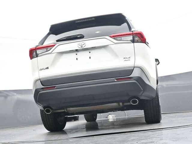 Used 2022 Toyota RAV4 XLE Premium AWD/4WD image 32