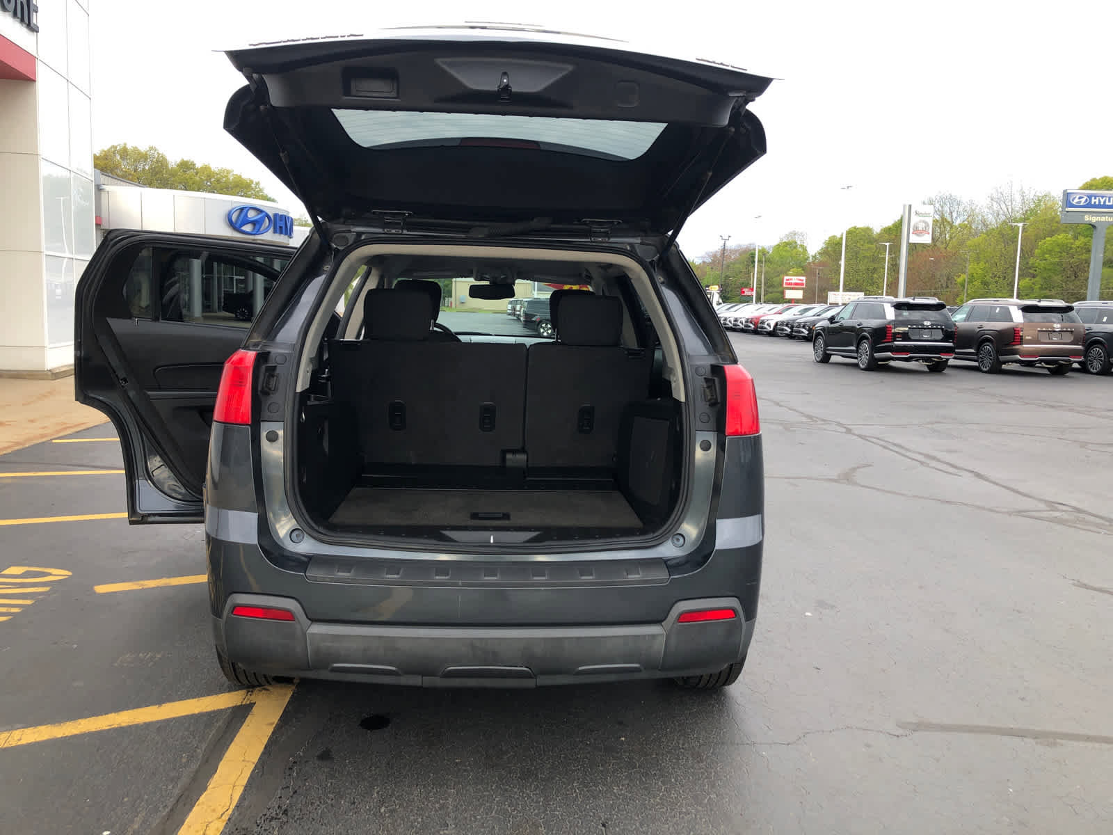 Used 2010 GMC Terrain SLE AWD/4WD image 17