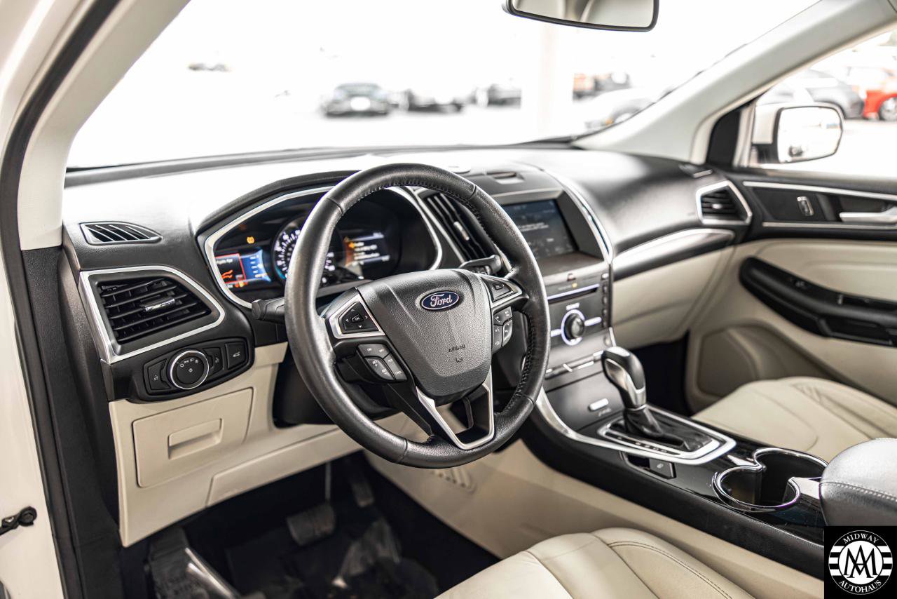 Used 2016 Ford Edge Titanium w/ Technology Package AWD/4WD image 9
