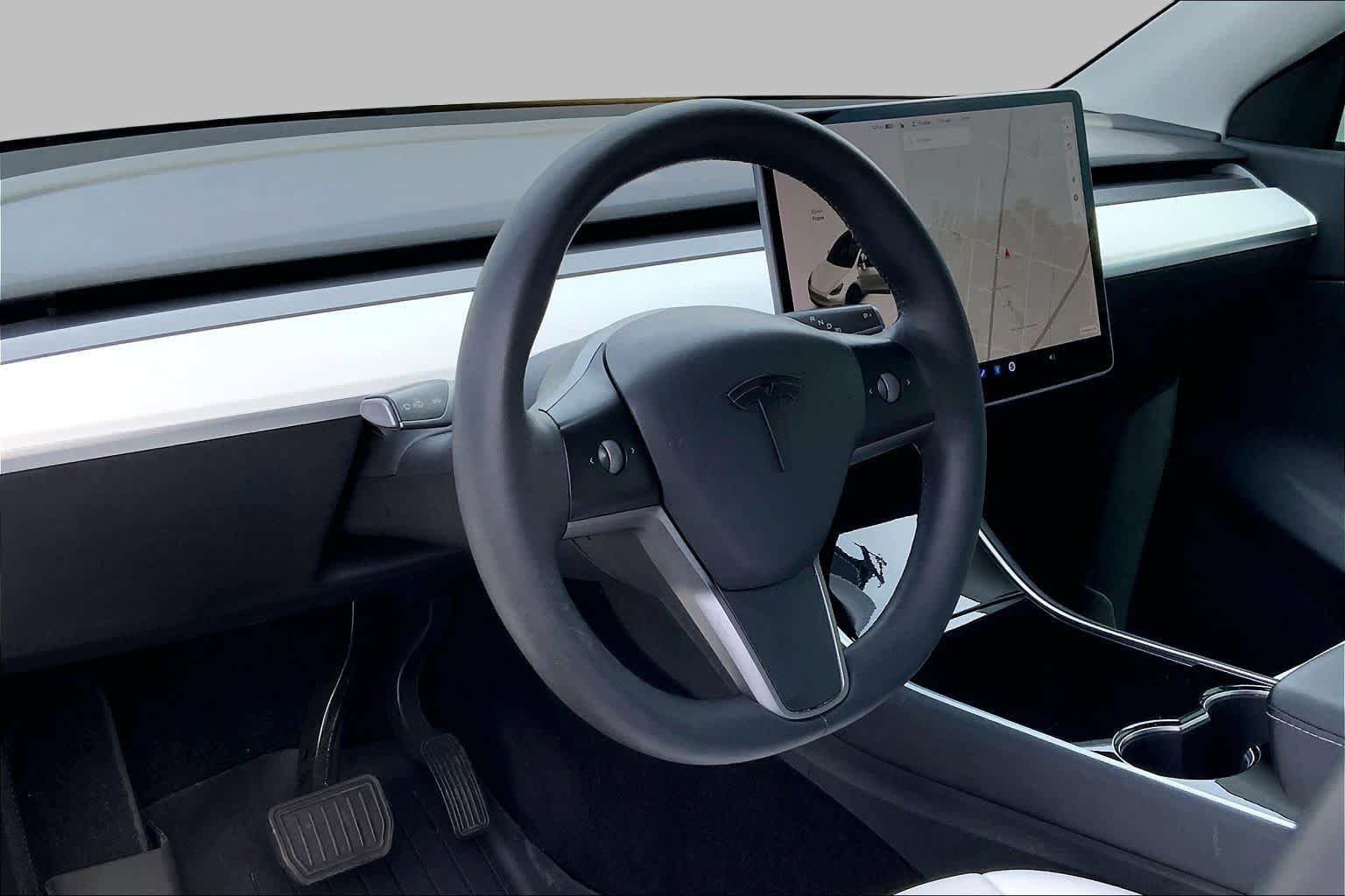 Used 2021 Tesla Model Y Long Range image 16