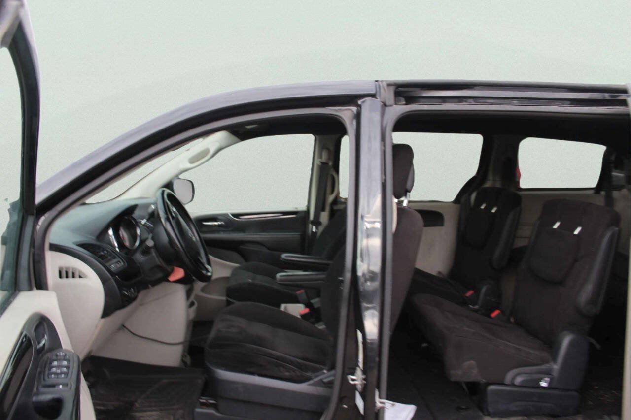 Used 2014 Dodge Grand Caravan SE FWD image 7