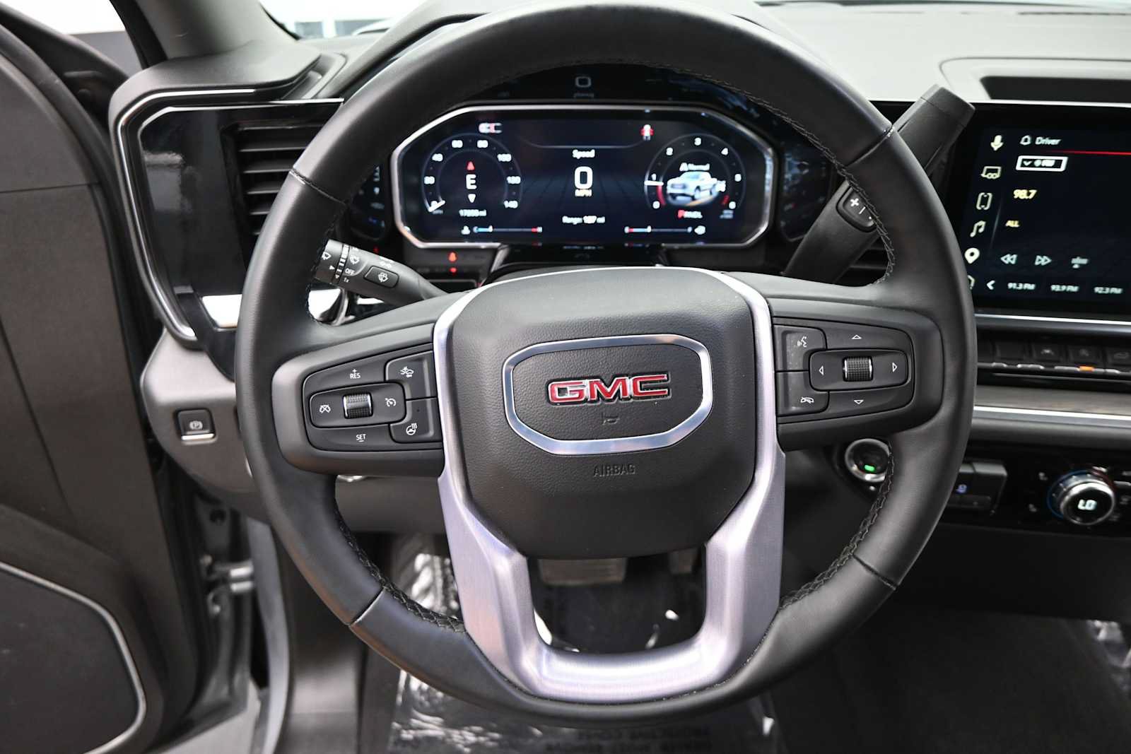 Used 2026 GMC Sierra 1500 SLT AWD/4WD image 26