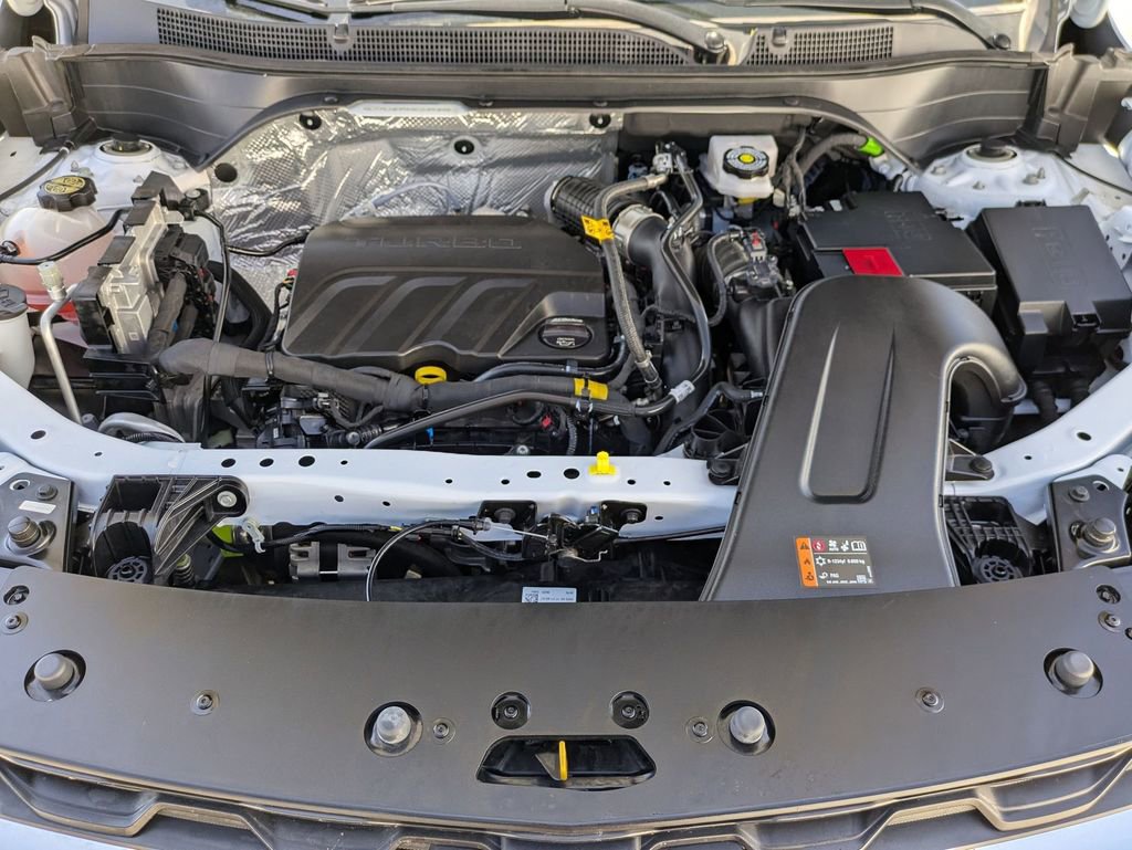 Used 2025 Chevrolet Trax LT w/ LT Convenience Package FWD image 30