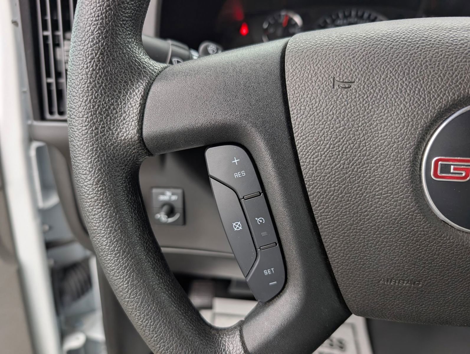 Used 2024 GMC Savana 2500 w/ Driver Convenience Package image 10