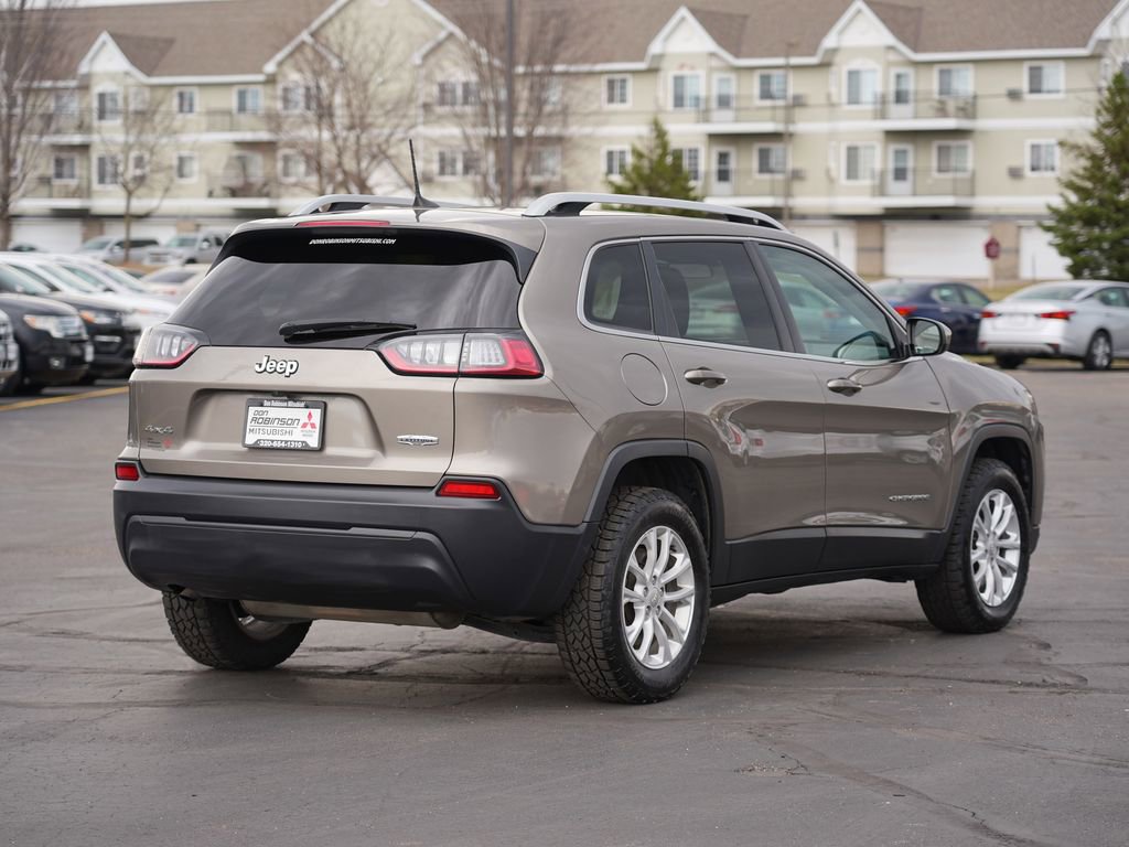 Used 2019 Jeep Cherokee Latitude w/ Popular Appearance Group image 3