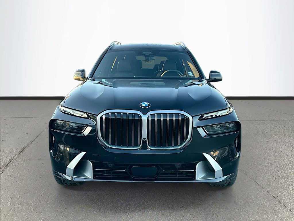 Used 2024 BMW X7 xDrive40i w/ Executive Package image 2