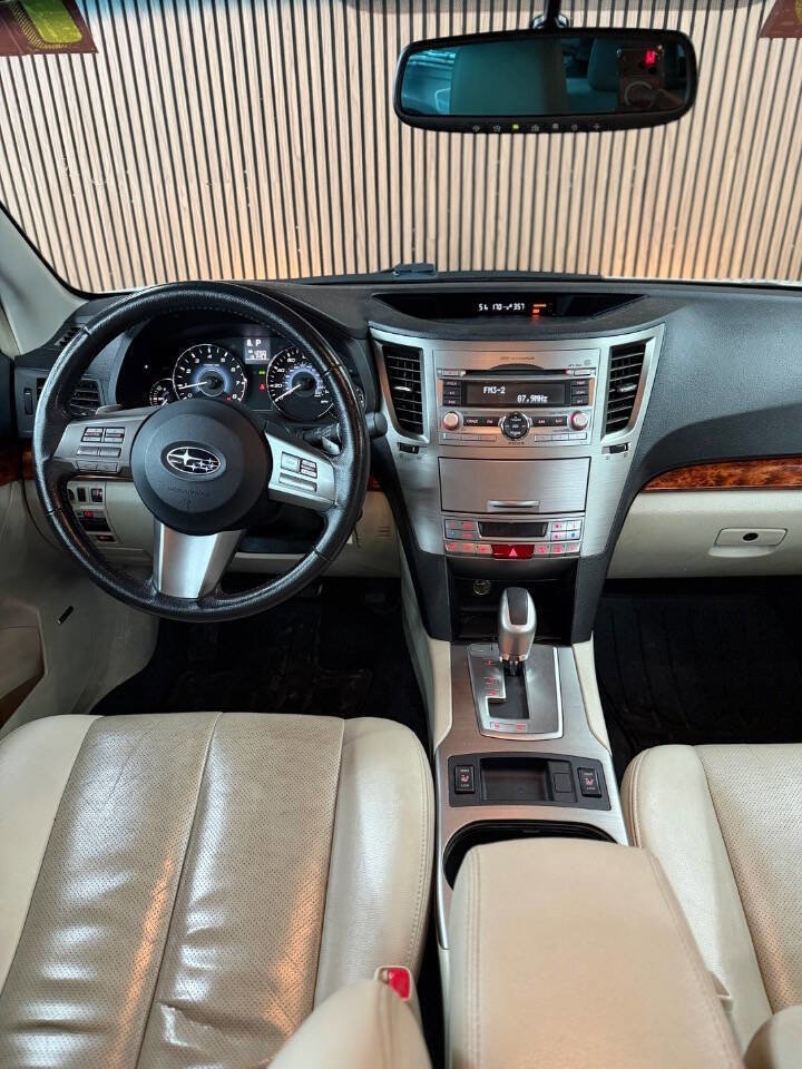 Used 2010 Subaru Outback 2.5i Limited AWD/4WD image 13