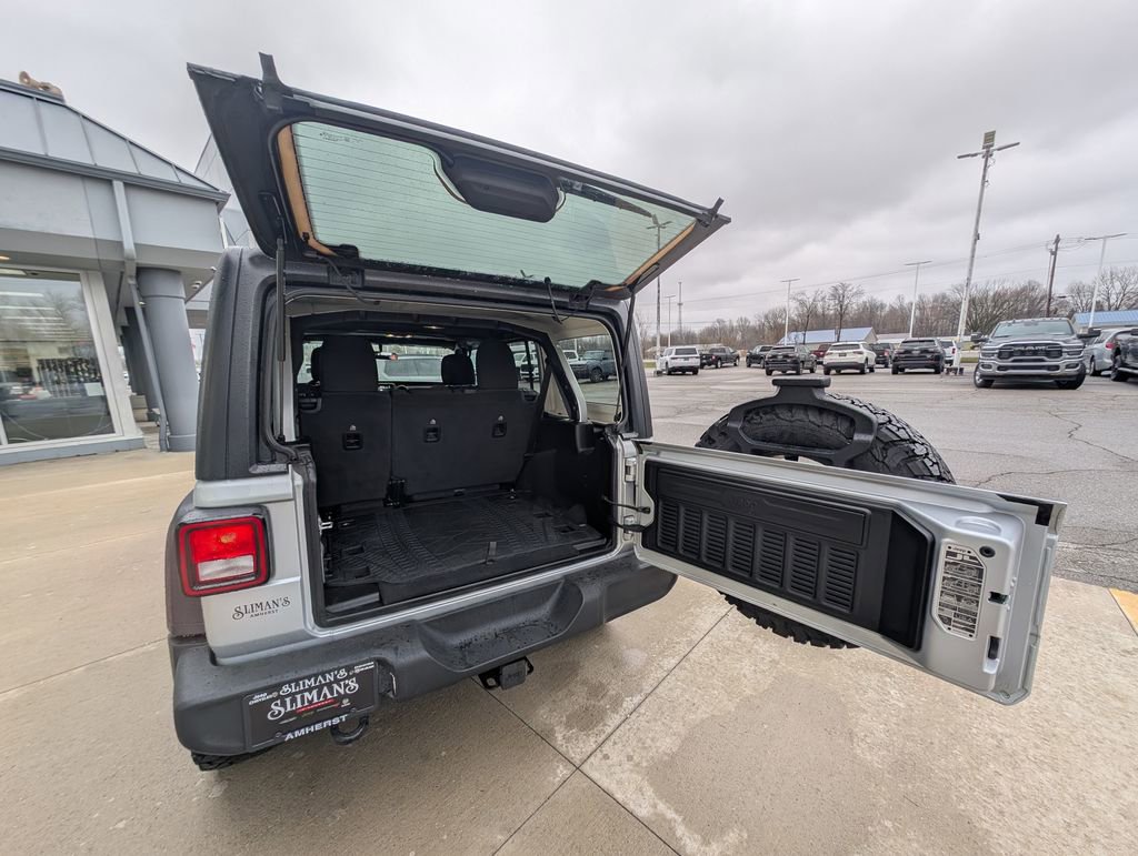 Used 2022 Jeep Wrangler Unlimited Willys image 11