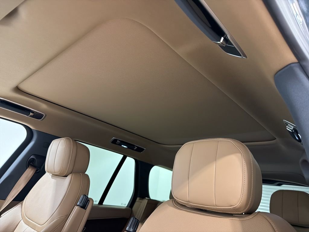 New 2026 Land Rover Range Rover SE image 19