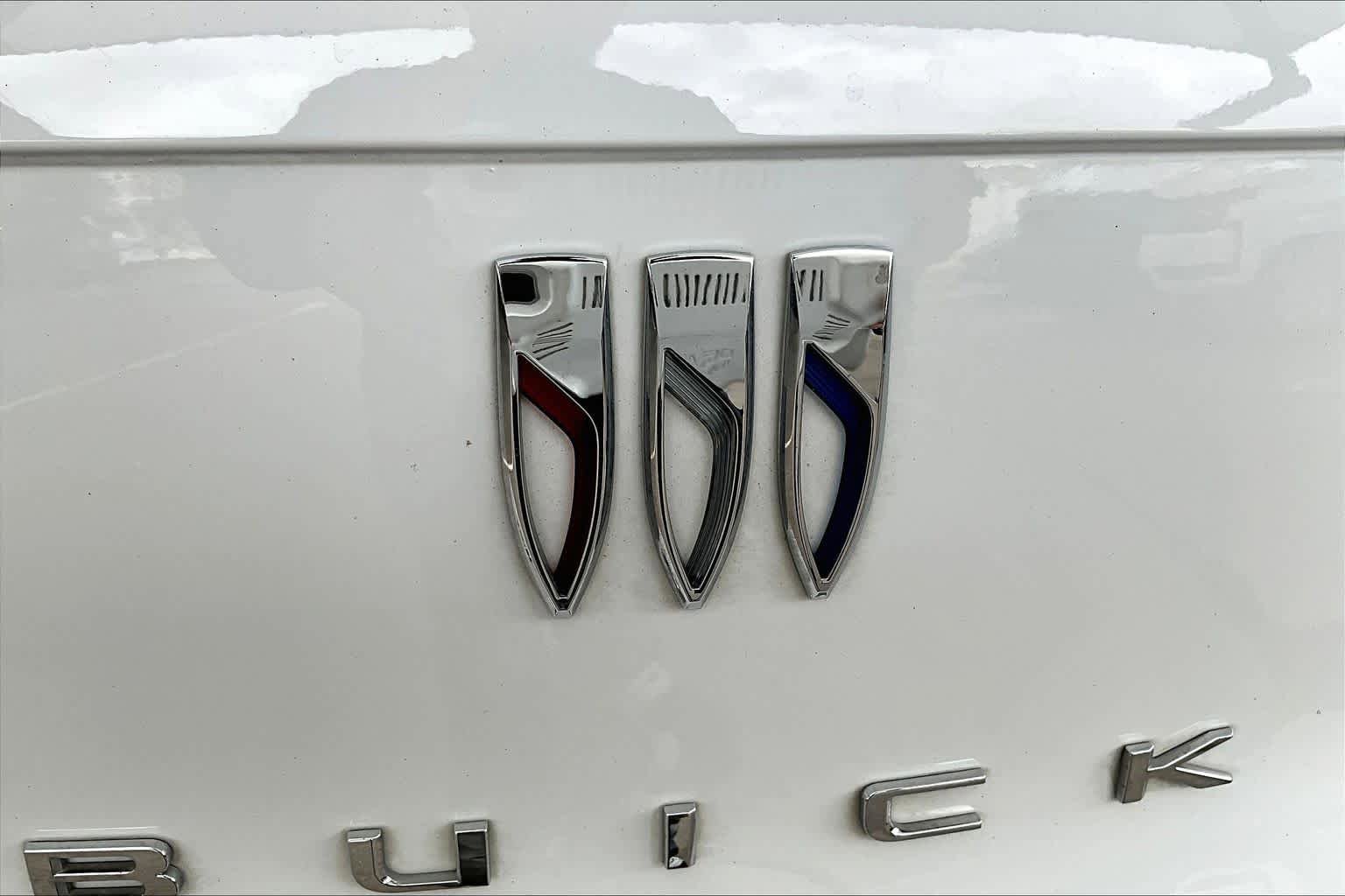 Used 2024 Buick Envista Sport Touring w/ Convenience II Package FWD image 30